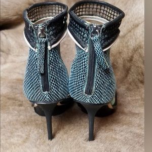 Gwen Stefani GX Heels Teal and Black